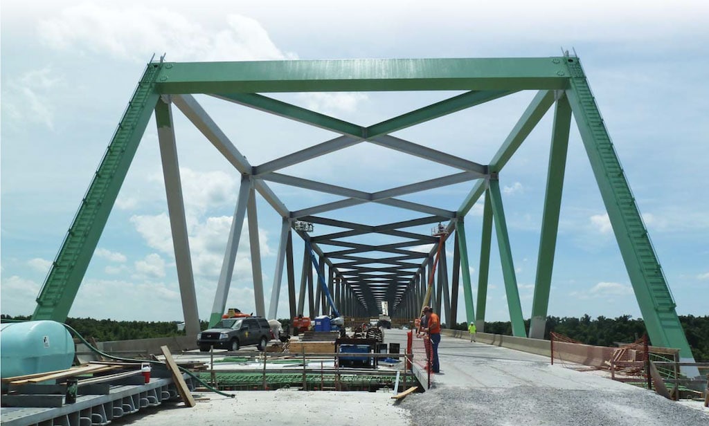 New Kentucky bridge replaces cluttered span